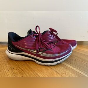 Saucony Kinvara 12 Women’s Lightweight Running Shoes Size 7.5